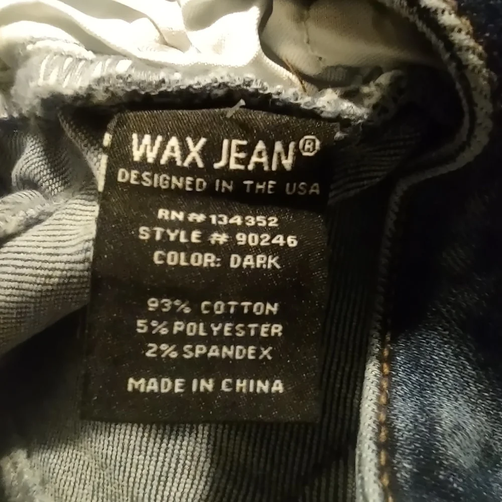 High Waisted 5 Pocket Frayed Hem Denim Shorts - Picture 6 of 9